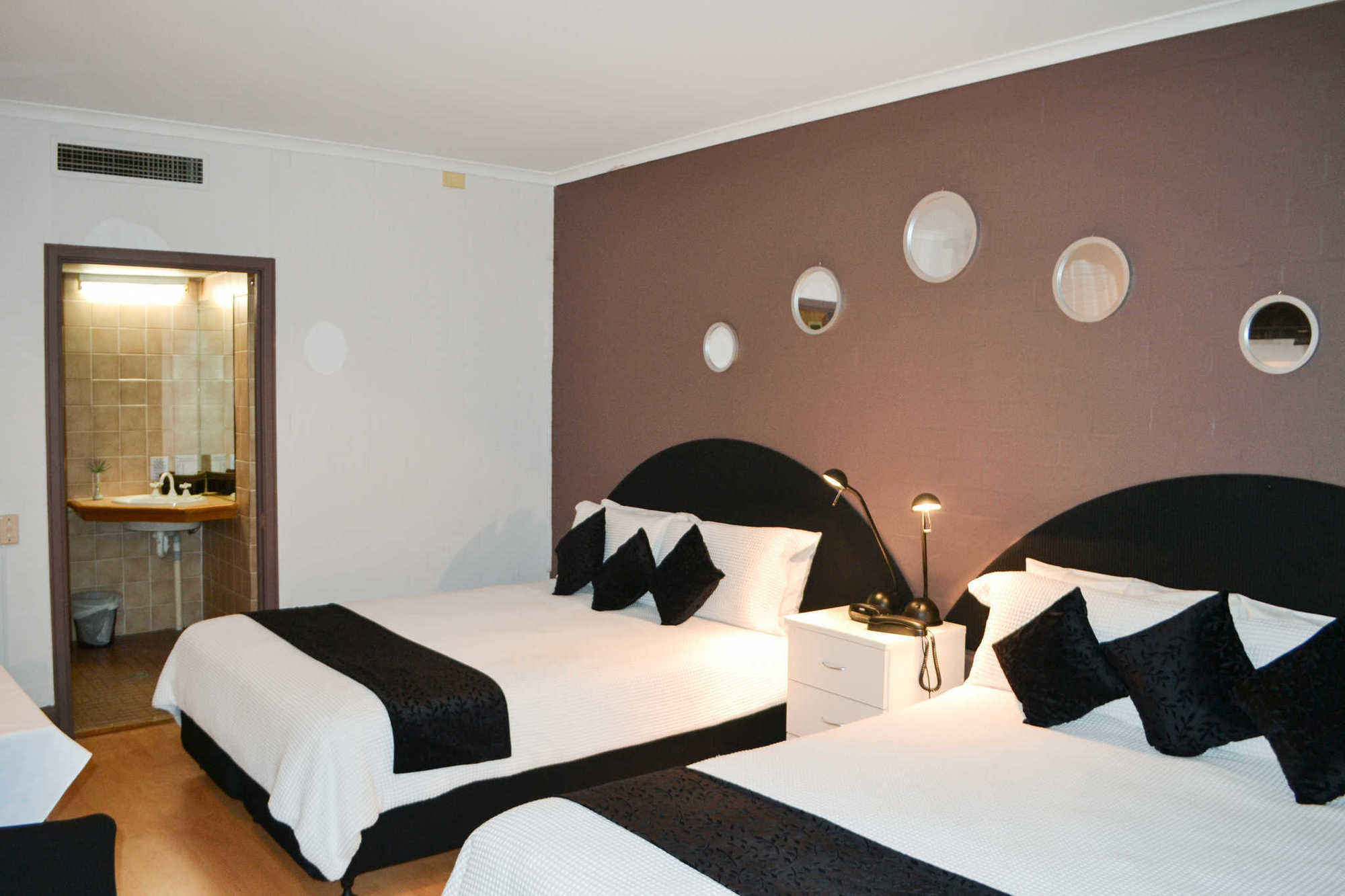 Capital Airport Motel Queanbeyan Værelse billede